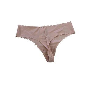Victoria's Secret Scallop Thong Seamless Women's Size Medium New with Tags Clean